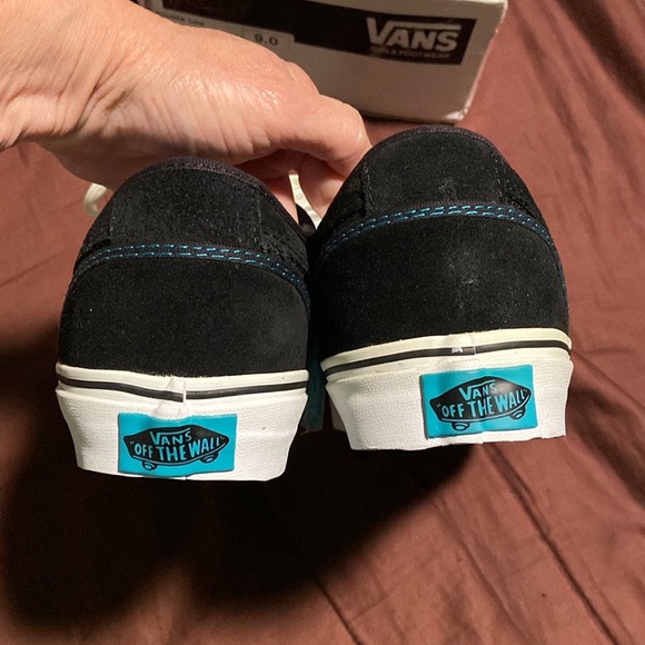 Women’s Vans Brand Laced Tennis Shoes.  NWT! - Picture 13 of 16